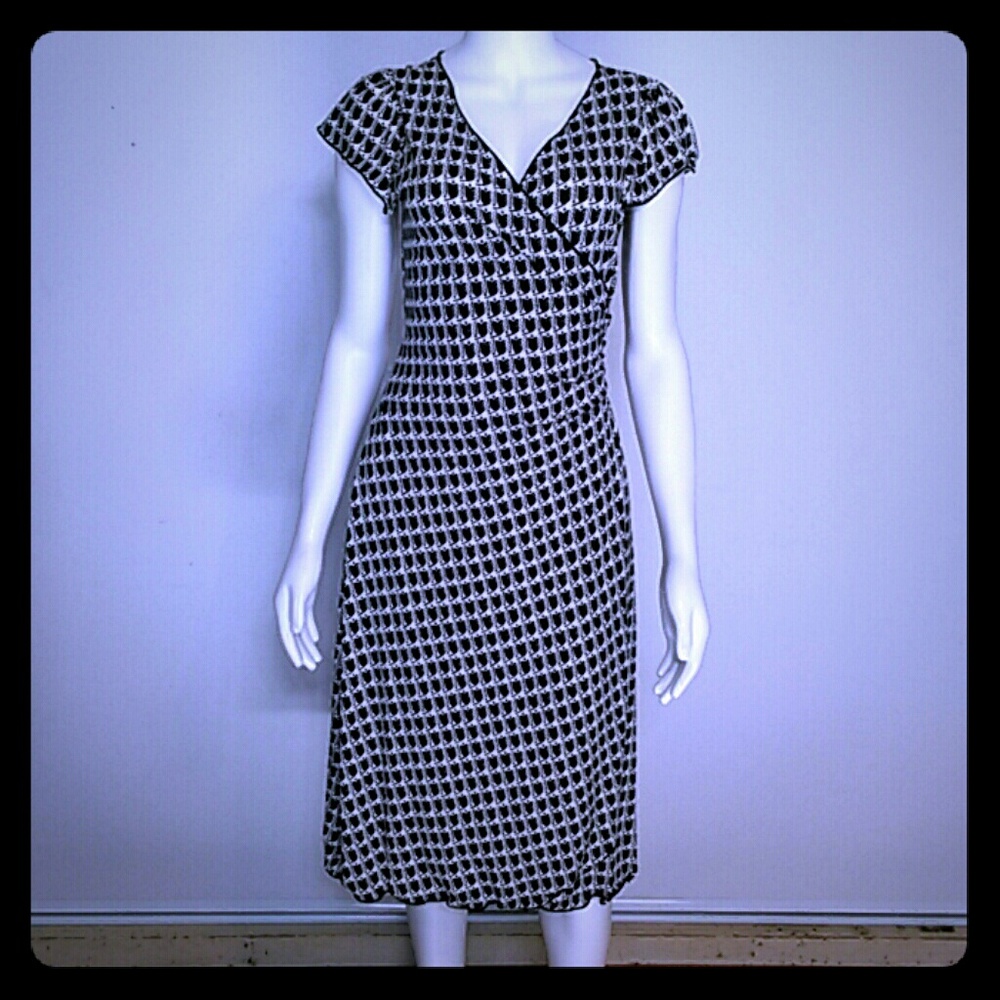 MAX STUDIO• Tulip Print 🌷 Wrap Dress / size (S)